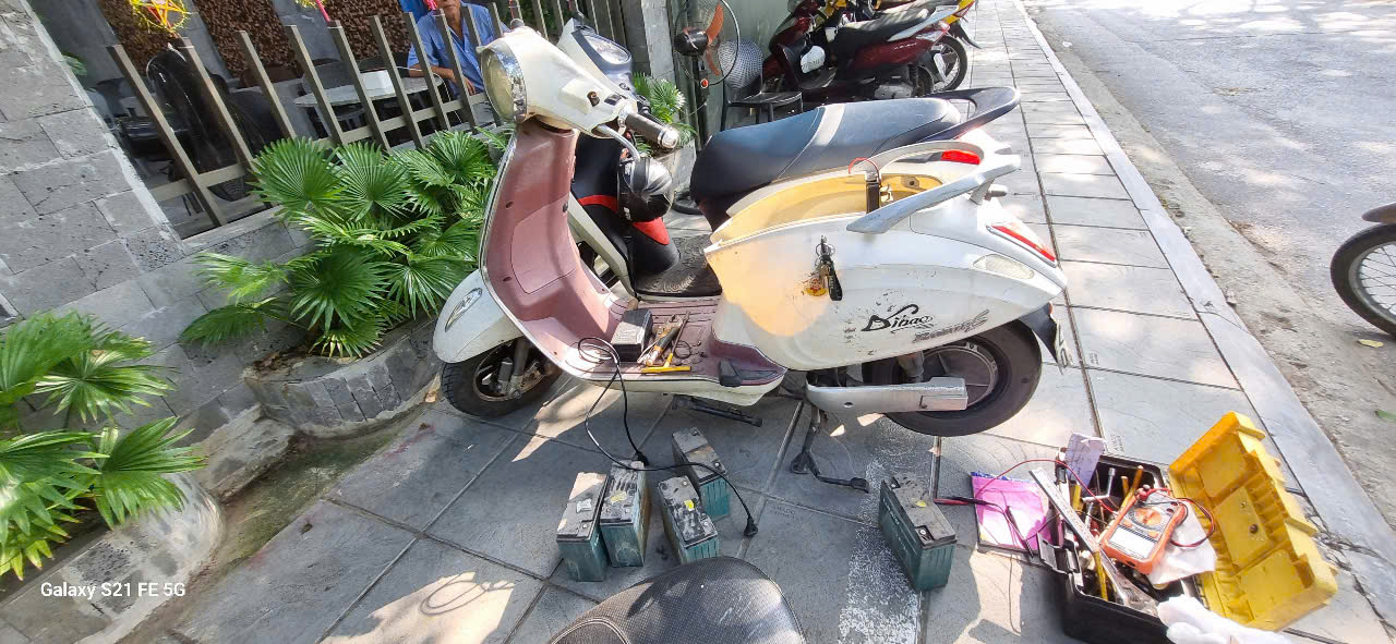 Thay Ắc Quy Xe Điện Tại Hà Nội Tận Nơi