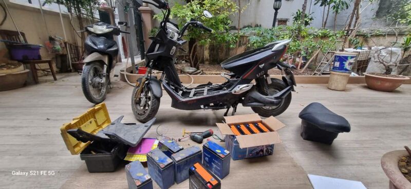 thay ắc quy xe điện 